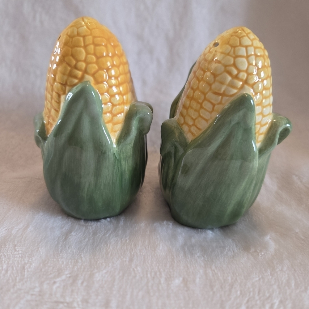 Half Shucked Corn On the Cob Salt and Pepper Shakers Ceramic - Picture 3 of 9